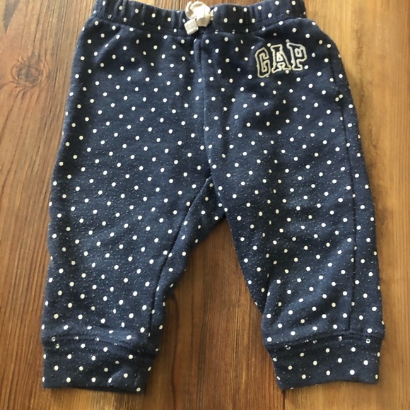 Carter’s 6-9 bundle - Picture 12 of 12